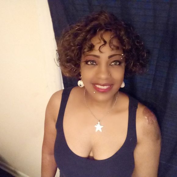 Meet your Posher, Clarissa - Picture 1 of 1